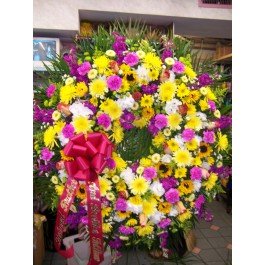 W-10: Country Elegance Standing Wreath