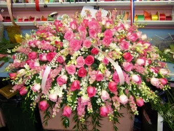 CS-18: Peaceful in Pink Casket Spray