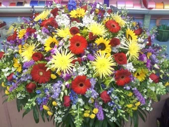 CS-19: Jewel-Toned Casket Spray
