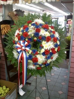 W-9: Patriotic Standing Wreath
