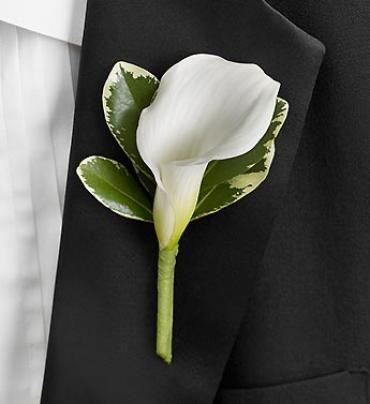 Mini Calla Lily Boutonniere